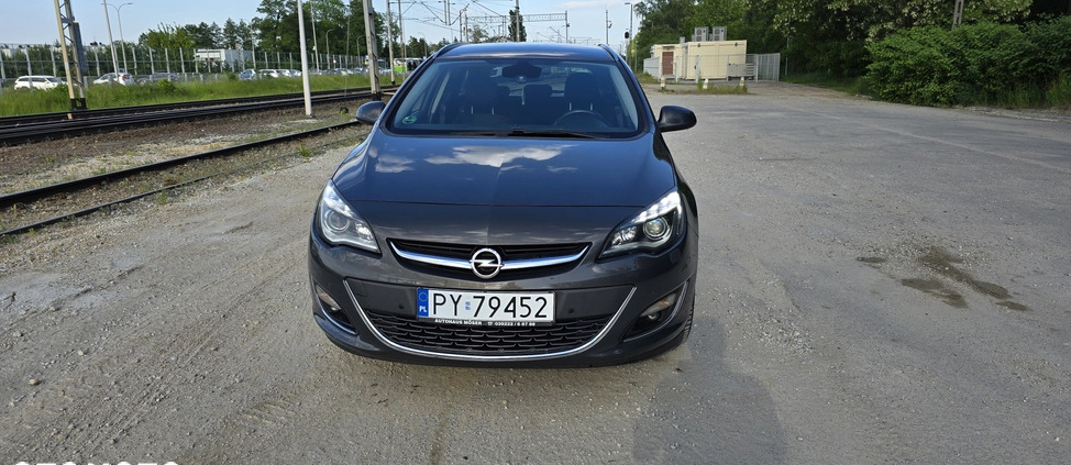 Opel Astra cena 25500 przebieg: 239000, rok produkcji 2014 z Poznań małe 277
